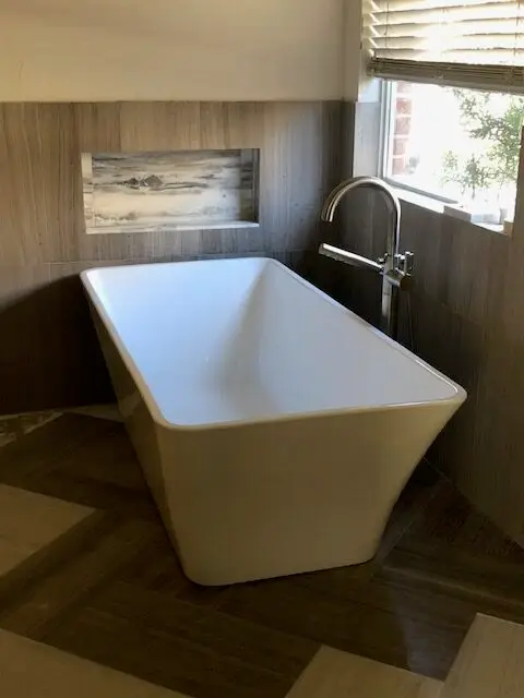 Shower vs. Tub: Which Bathroom Remodel Choice Is Better for Resale Value?
